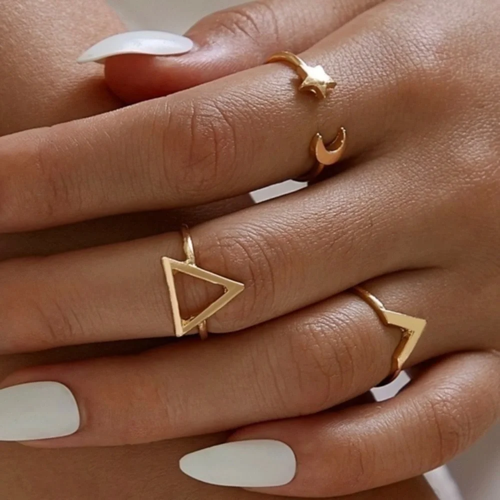 3/$30 💛 3pcs Dainty Ring